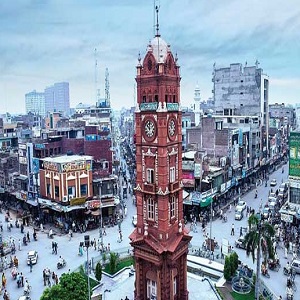 فیصل آباد میں قربانی کے جانوروں کے سری پائے جلانے پرانتظامیہ کا ایکشن،5 افراد گرفتار